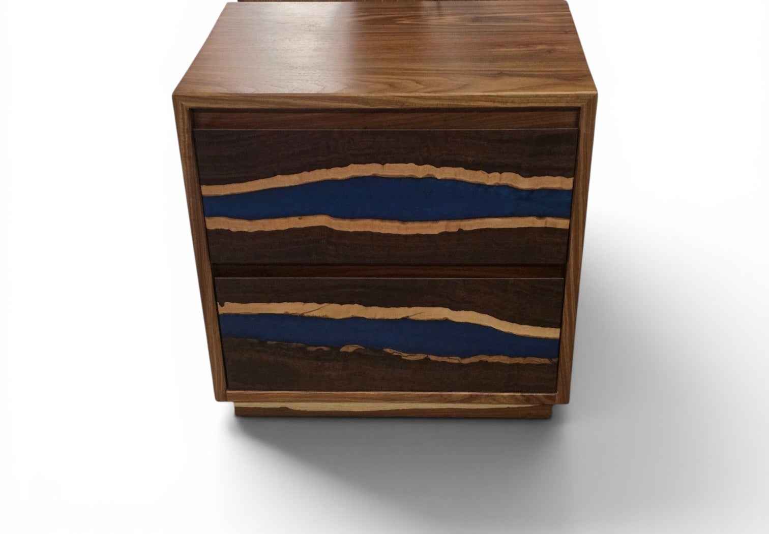Translation missing: en.Resin Infused bedside table: Bedroom essentials
